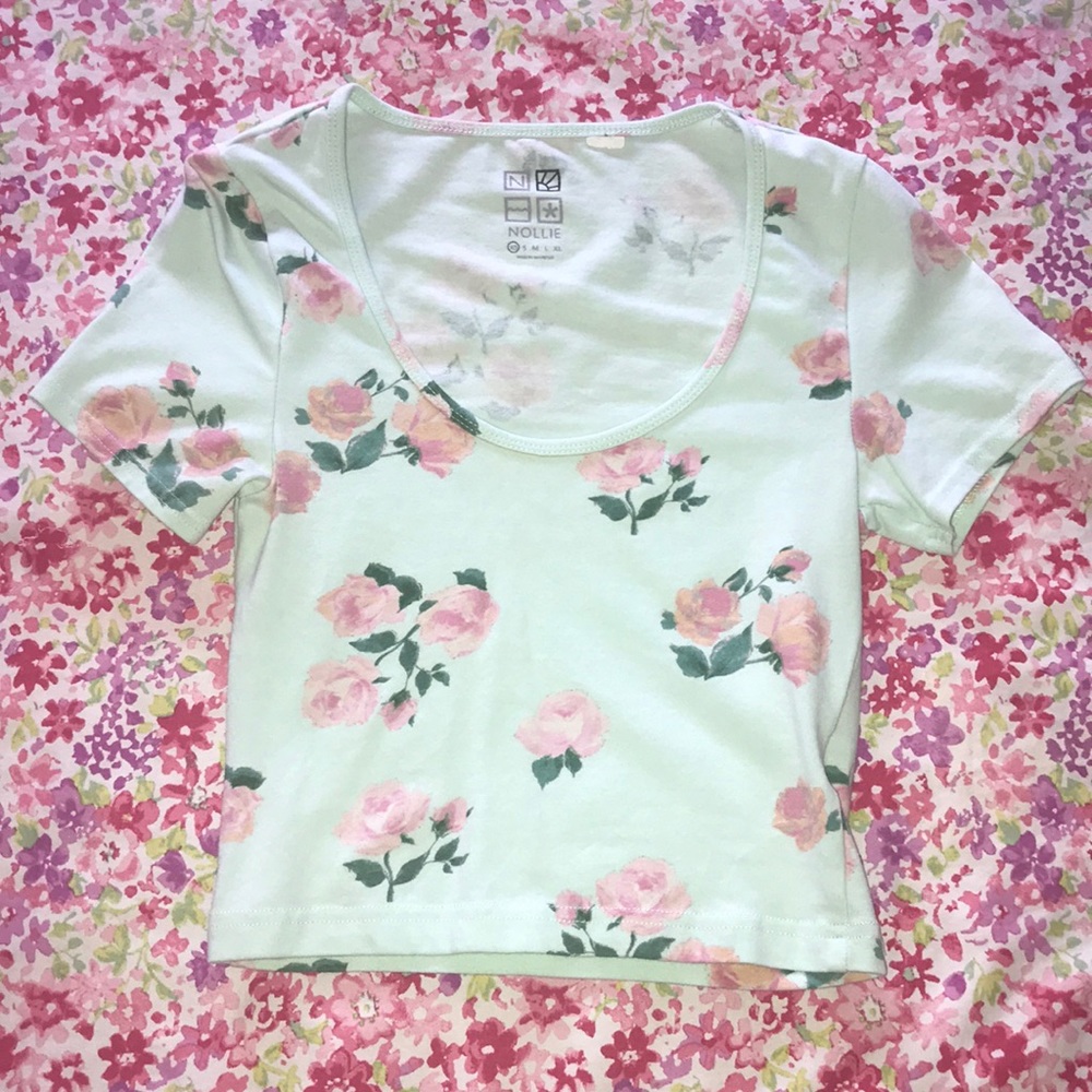 Nollie Crop Top with a flower pattern